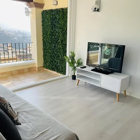 Apartamento Altos De Tamango Con Vistas Y Pisicina Nerja